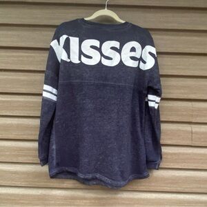 LE Kisses Logo Long Sleeves Blue/White Top
